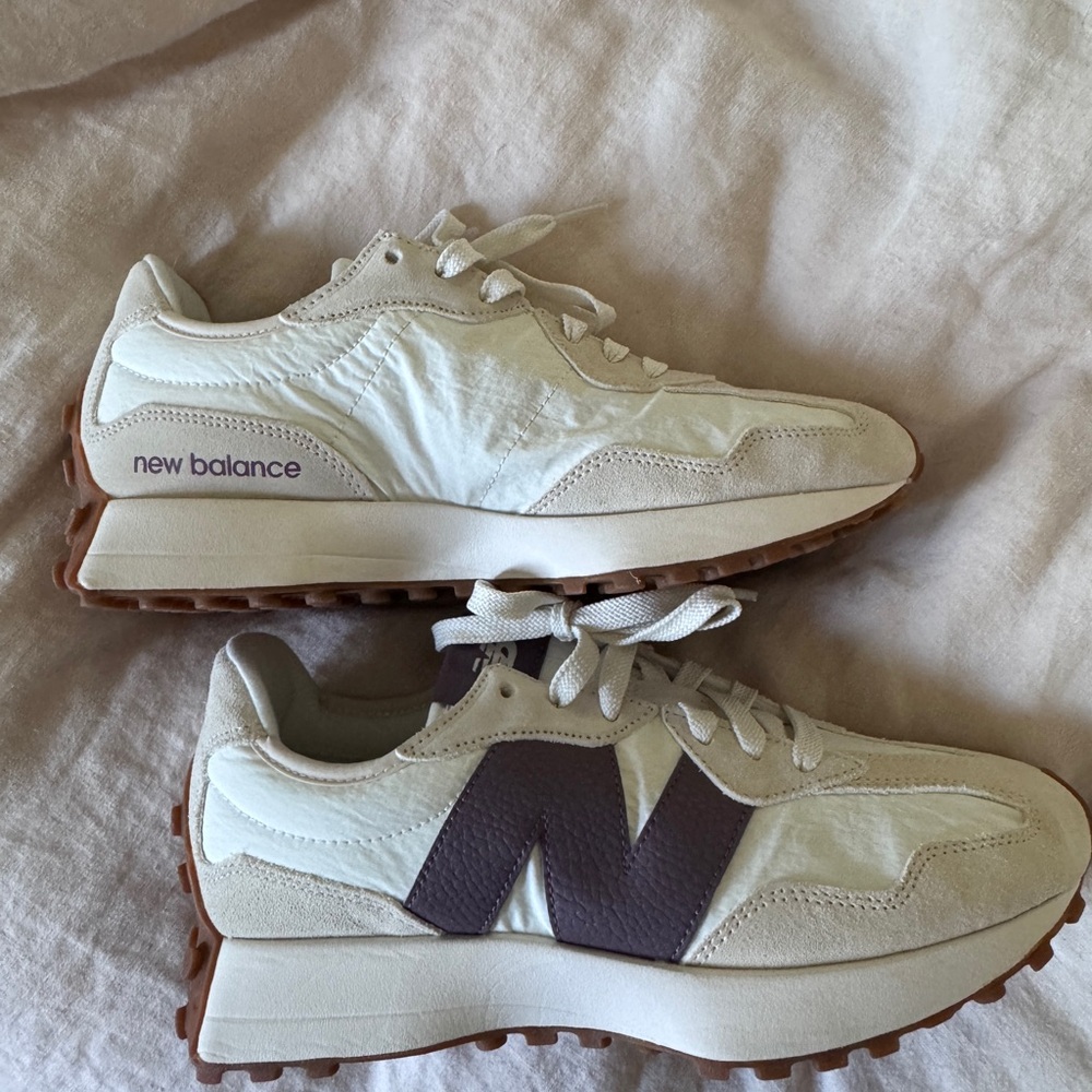 New Balance 327 ‘Linen Dark Ice Wine’ Sneakers